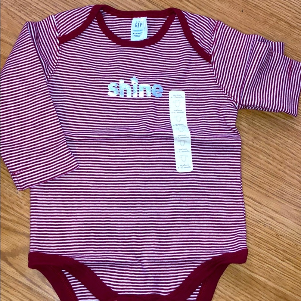 NWT Gap Onesie 6-12 months